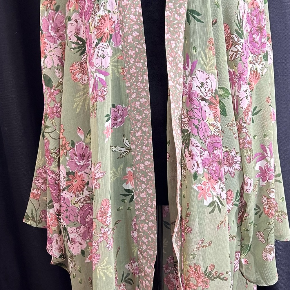 Maurices Floral Kimono in Green and Pink